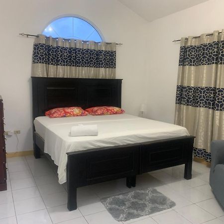 Caribbean Escape Hotel Портмор Екстериор снимка
