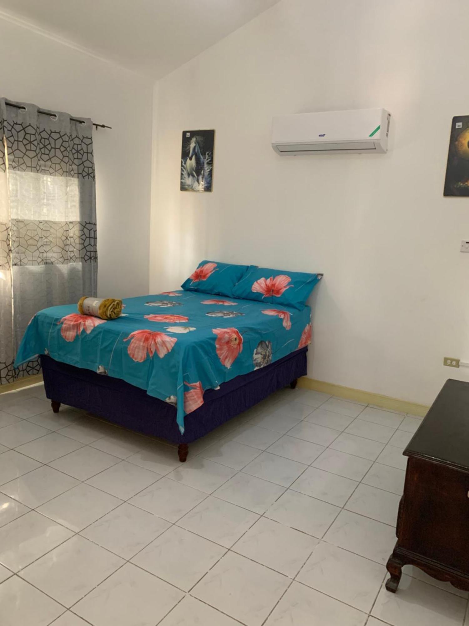 Caribbean Escape Hotel Портмор Екстериор снимка